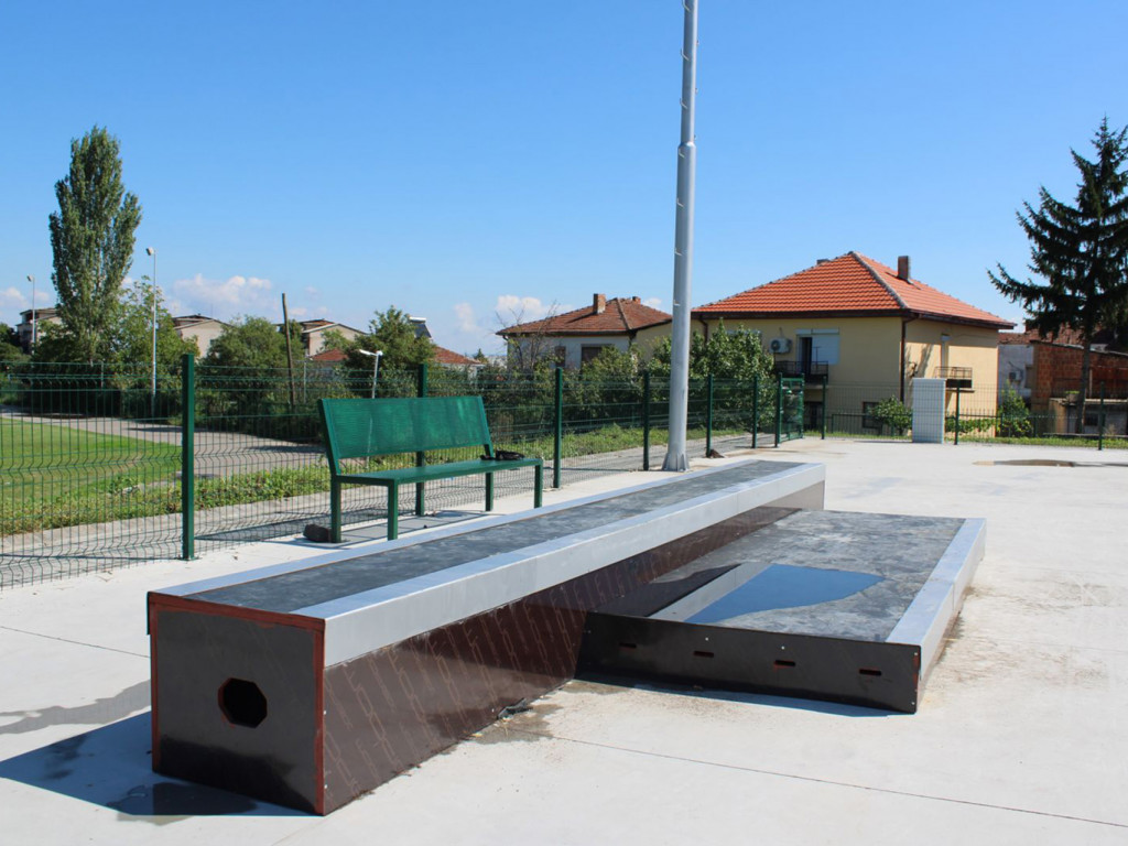 skatepark z matą Rampline Macedonia