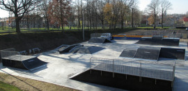 skatepark w bogatyni image